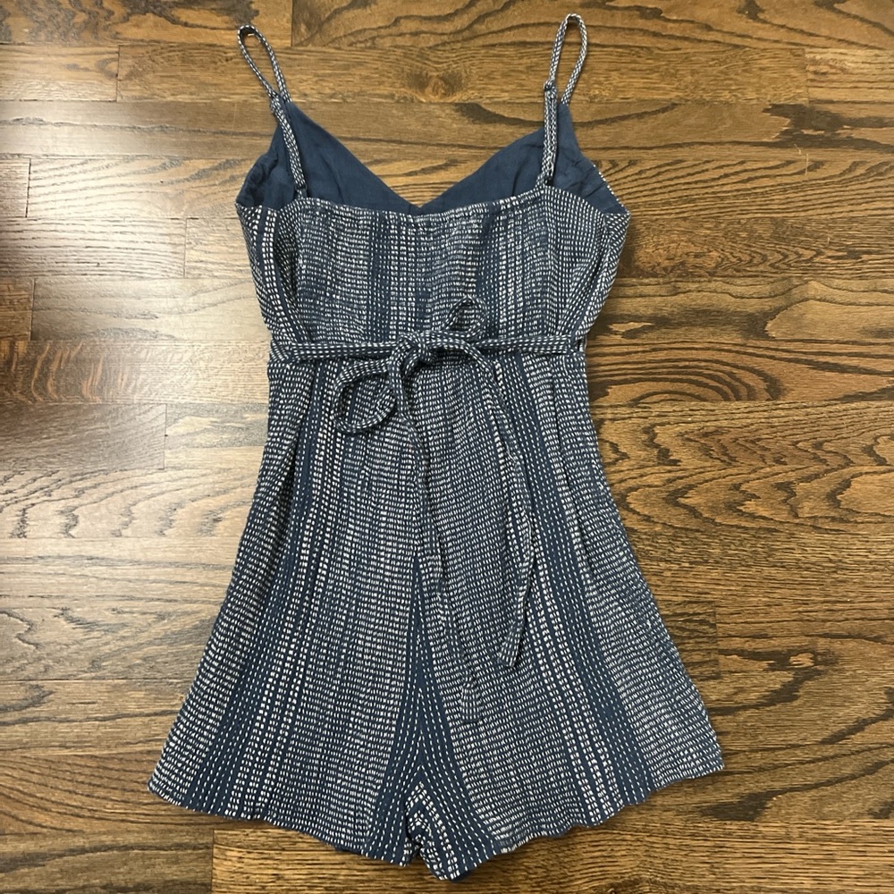Express size medium. - Picture 2 of 4